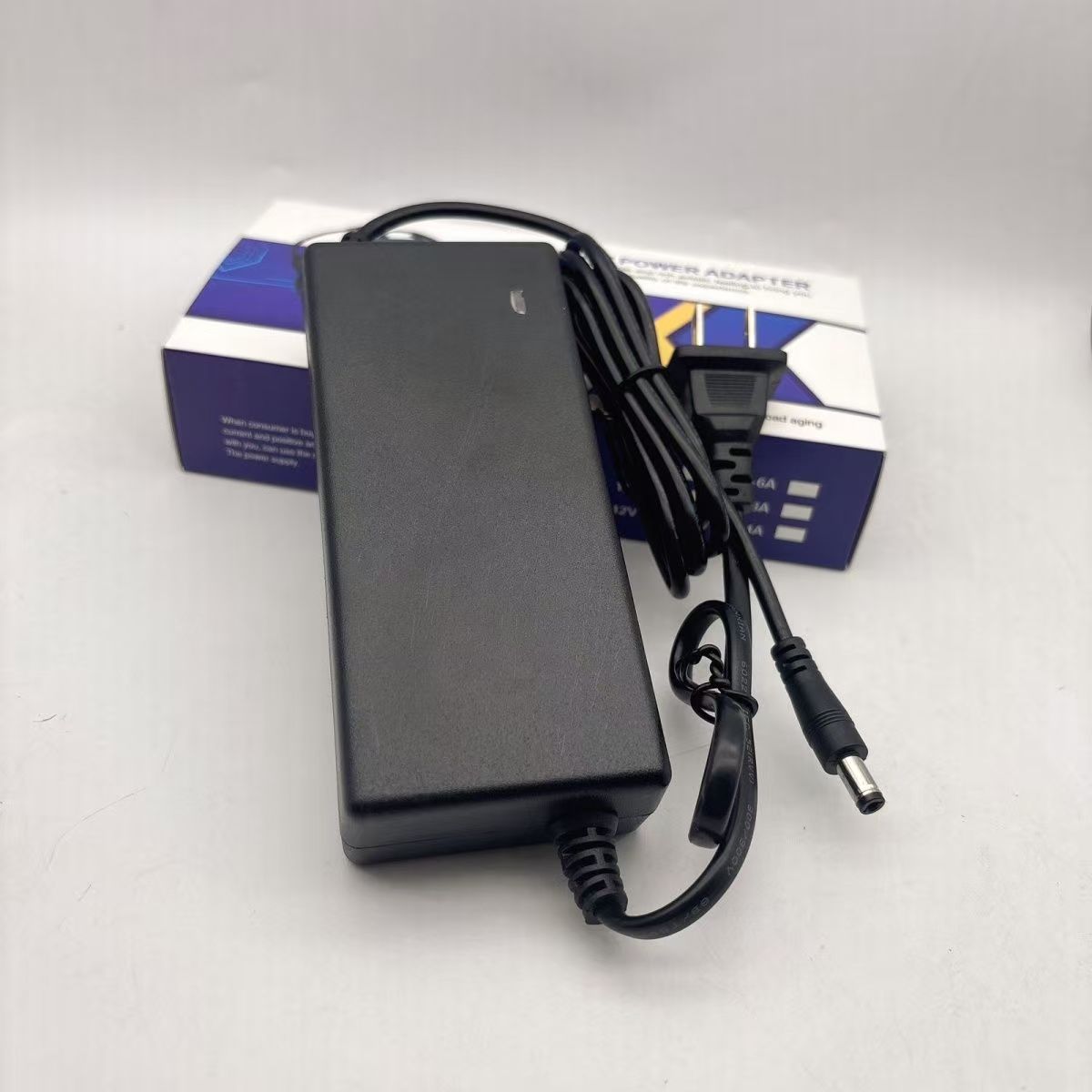 12V-5V电源适配器